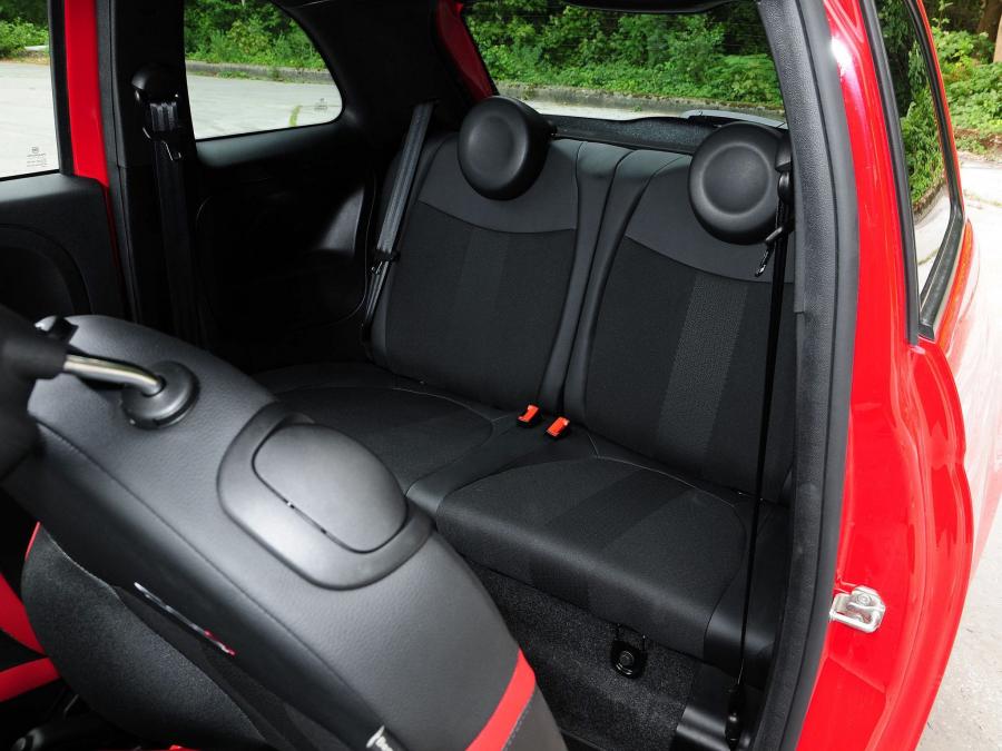  Fiat 500S 2013 года  (UK) (фото 17 из 19)
